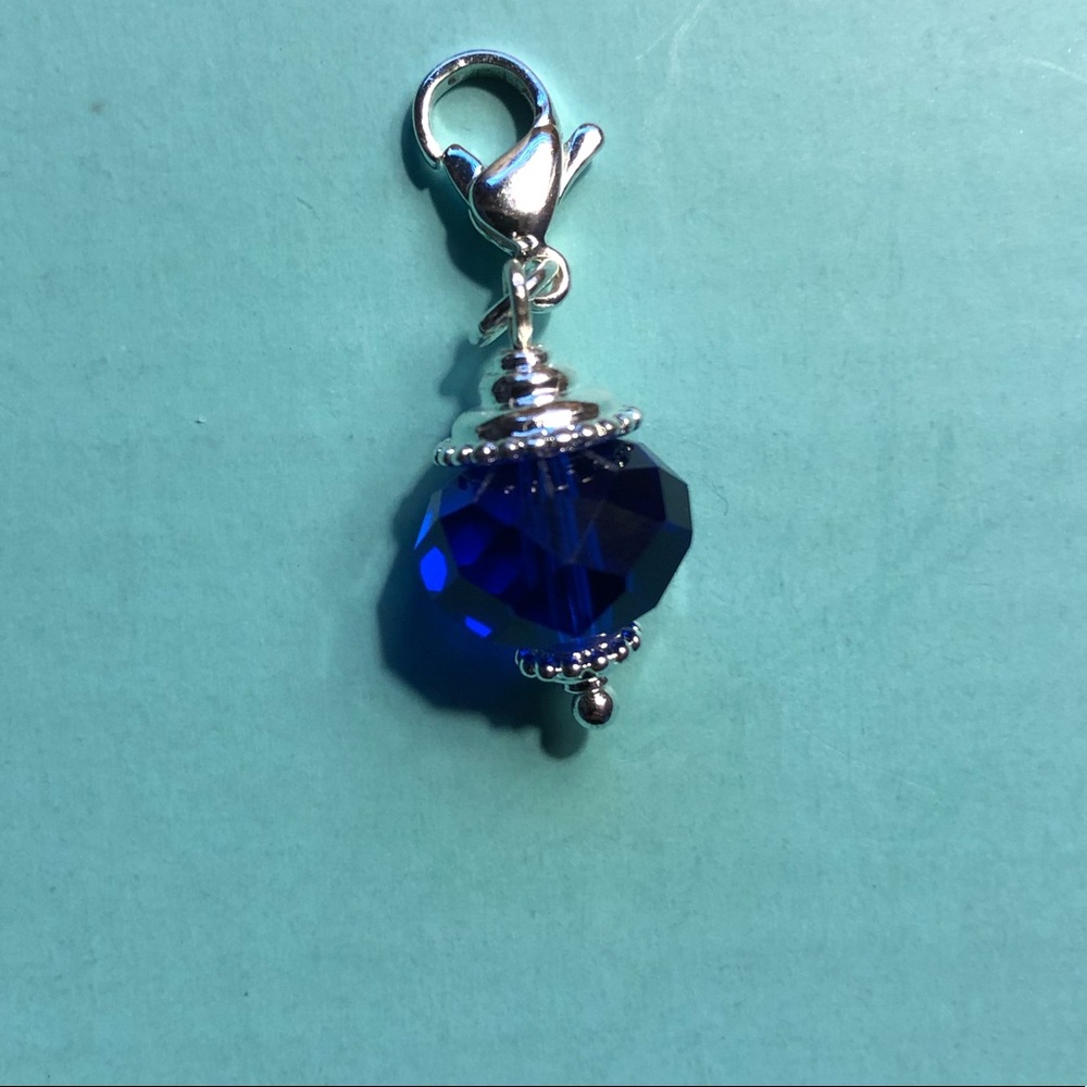 Dangles‎ - Picture 4 of 4